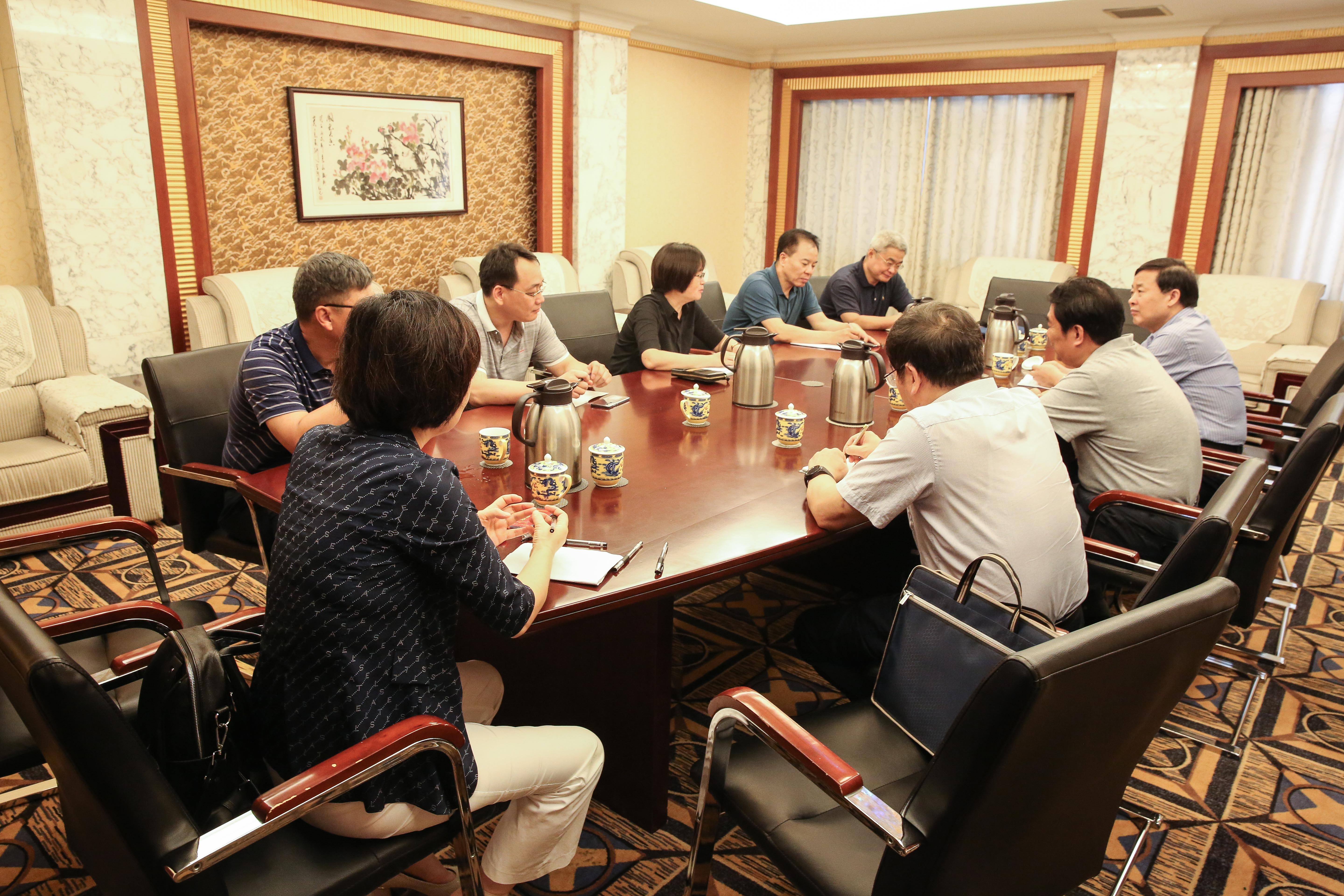 山東省人力資源社會保障廳、省財政廳召開座談會